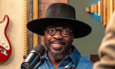 Anthony Hamilton performing live, representing his music career and earnings from R&B hits
